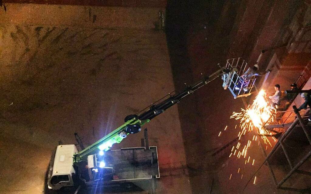 Night-shift hot work inside a cargo hold